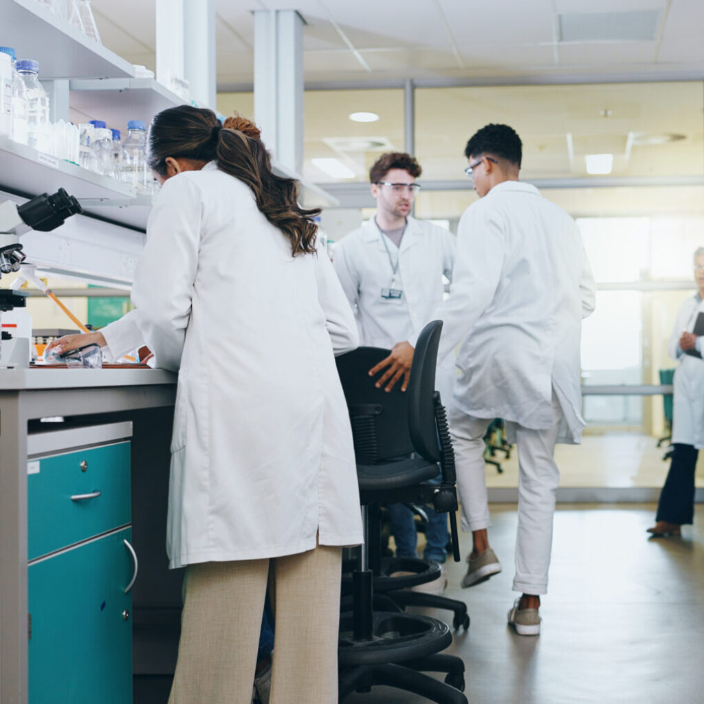 NetExplorer HDS permet le stockage sécurisé de données issues d'études cliniques, de projets de R&D ou de protocoles expérimentaux, que ce soit au niveau national ou international. La traçabilité des accès garantit le respect des exigences des comités d’éthique et organismes de financement.